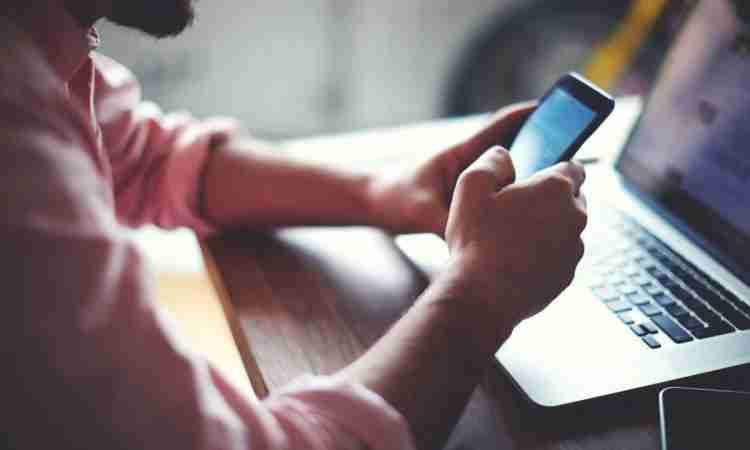 Golpes digitais se intensificam no fim do ano e exigem atenção da população